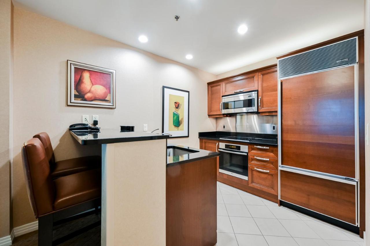 Two-Bedroom Strip View & Balcony