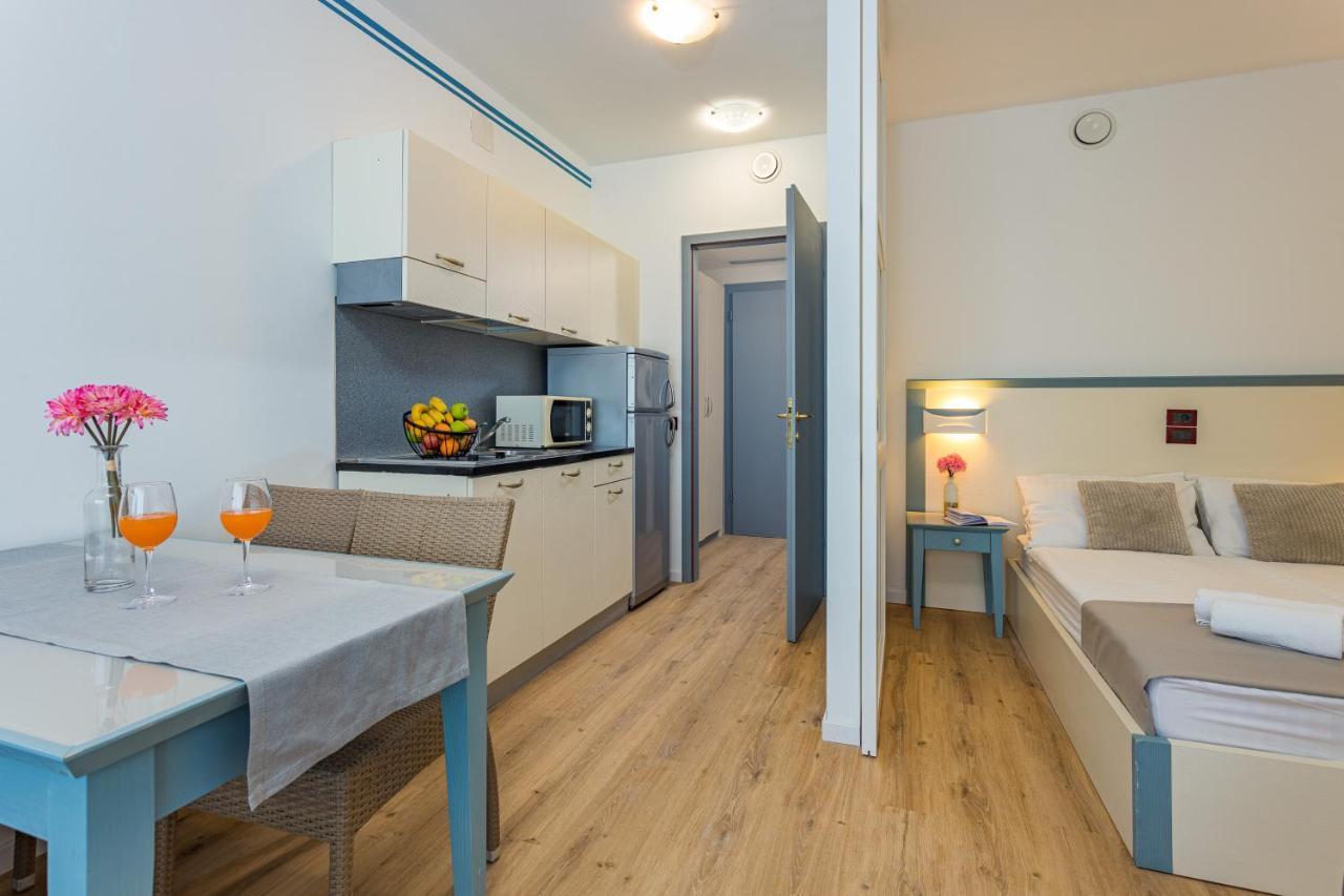 Superior One-Bedroom Apartment Balcony