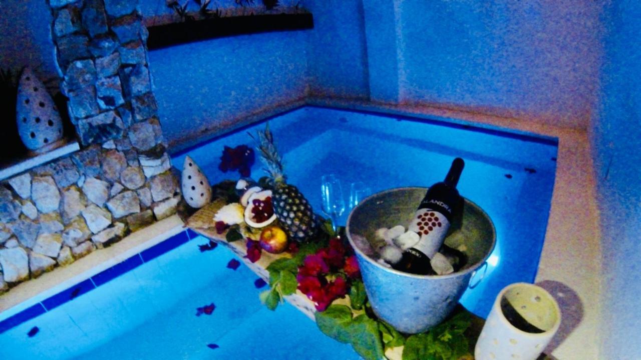 Suite Private Pool,1305645763:JPEG