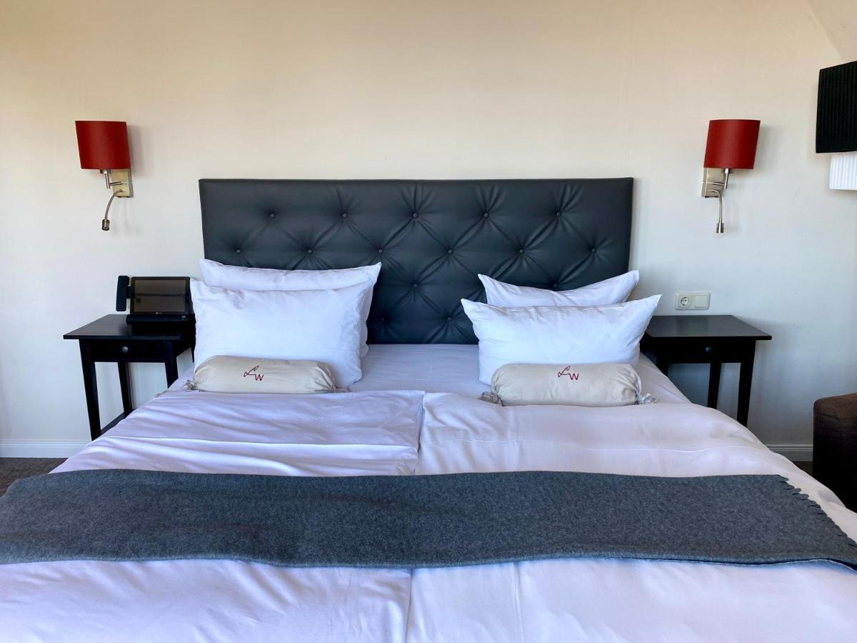 Double Room,1305763450:JPEG