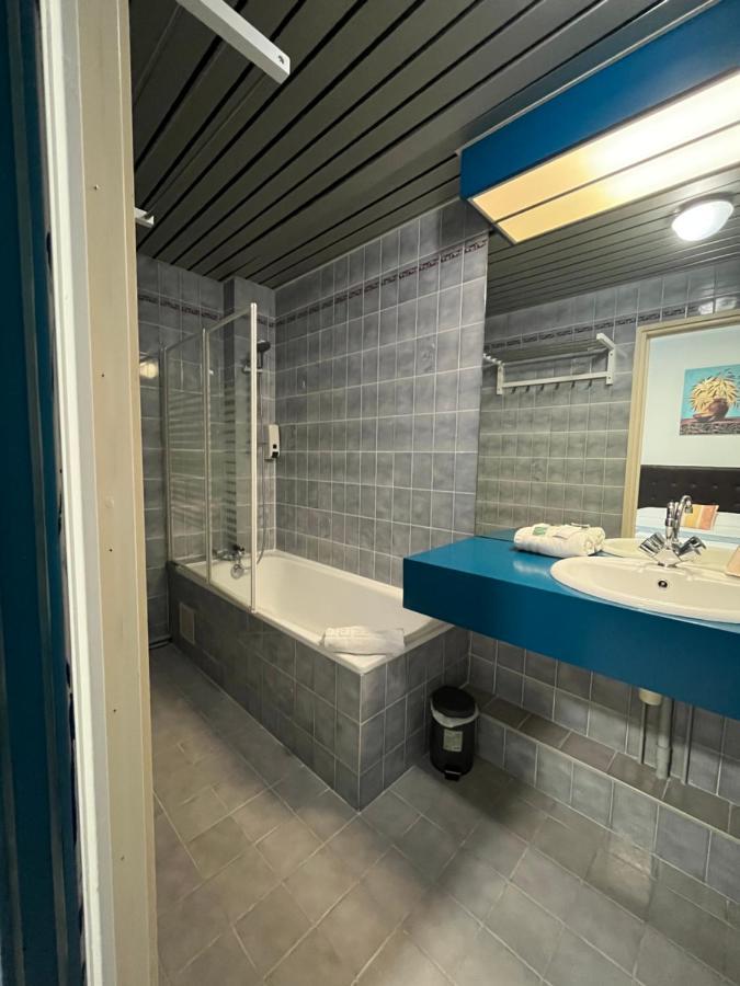 Large Twin Room