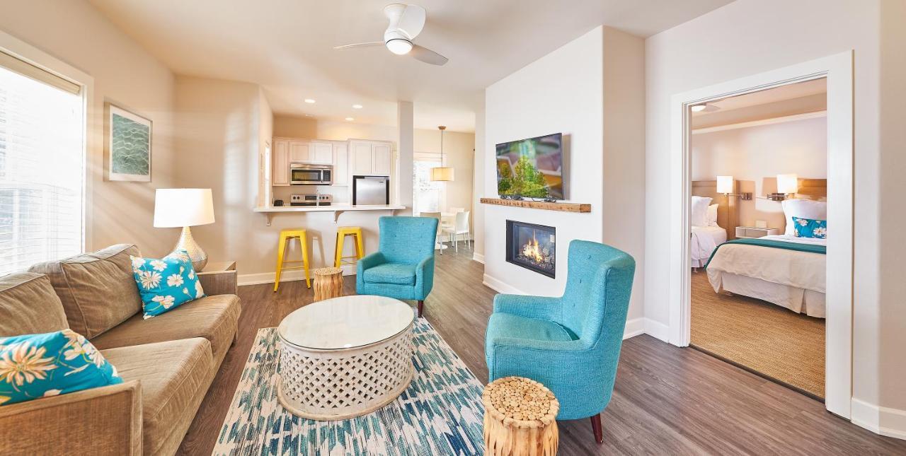 Deluxe Queen Suite