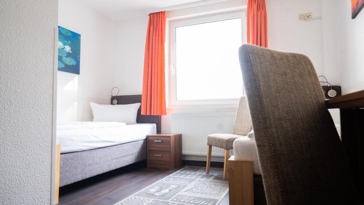 Twin Room,1306446847:JPEG