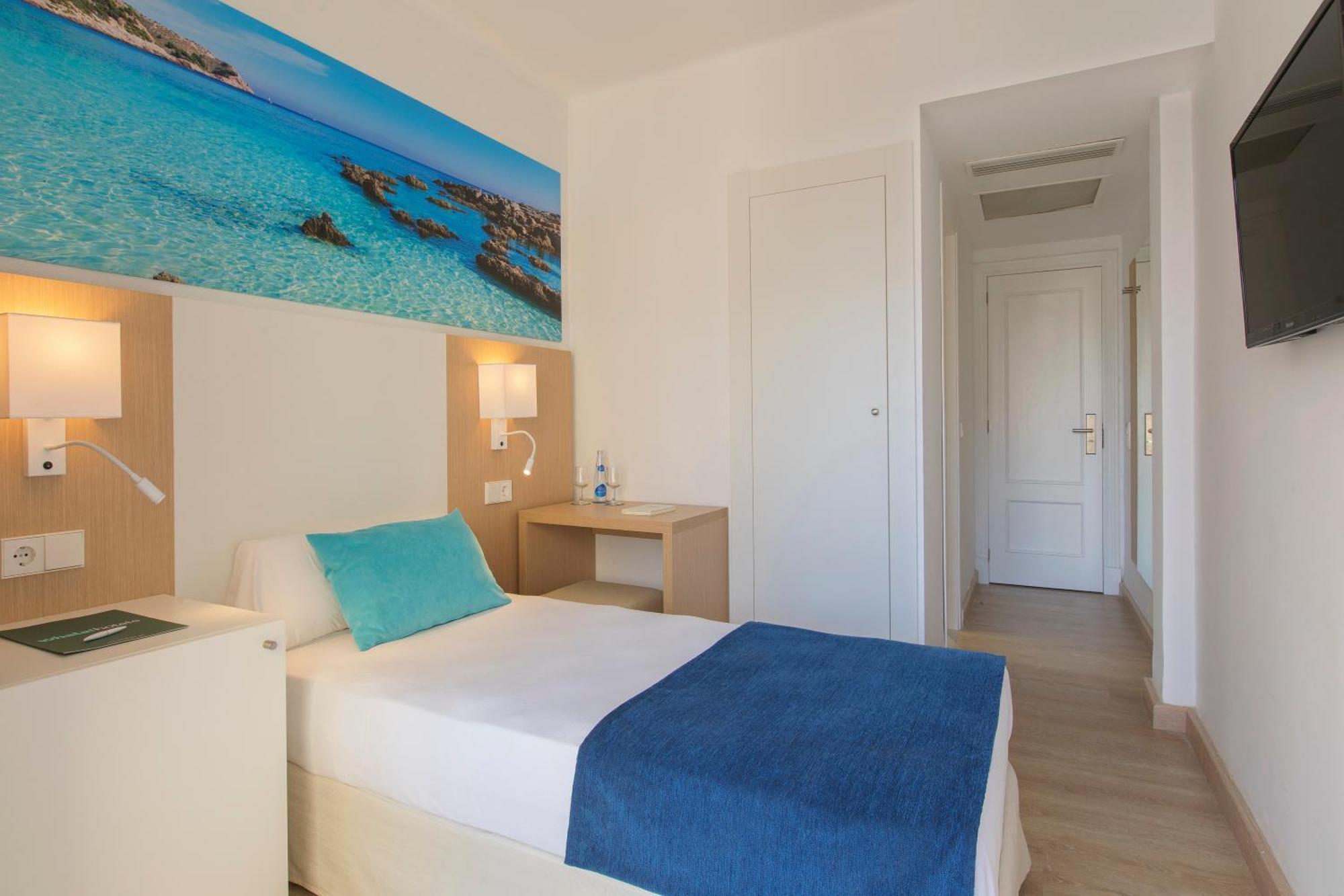 Single Room Balcony