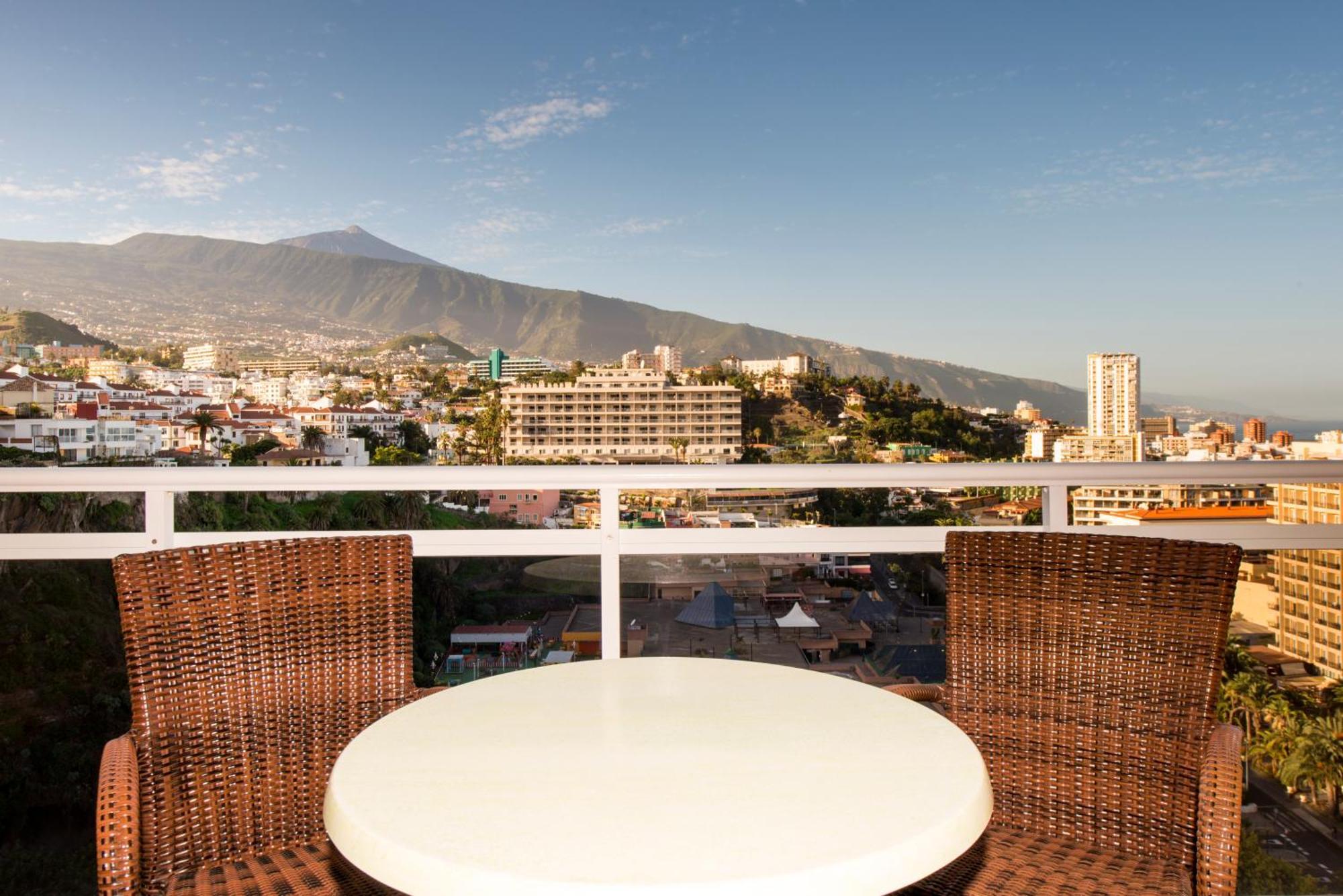 Habitación Doble con vistas a la montaña