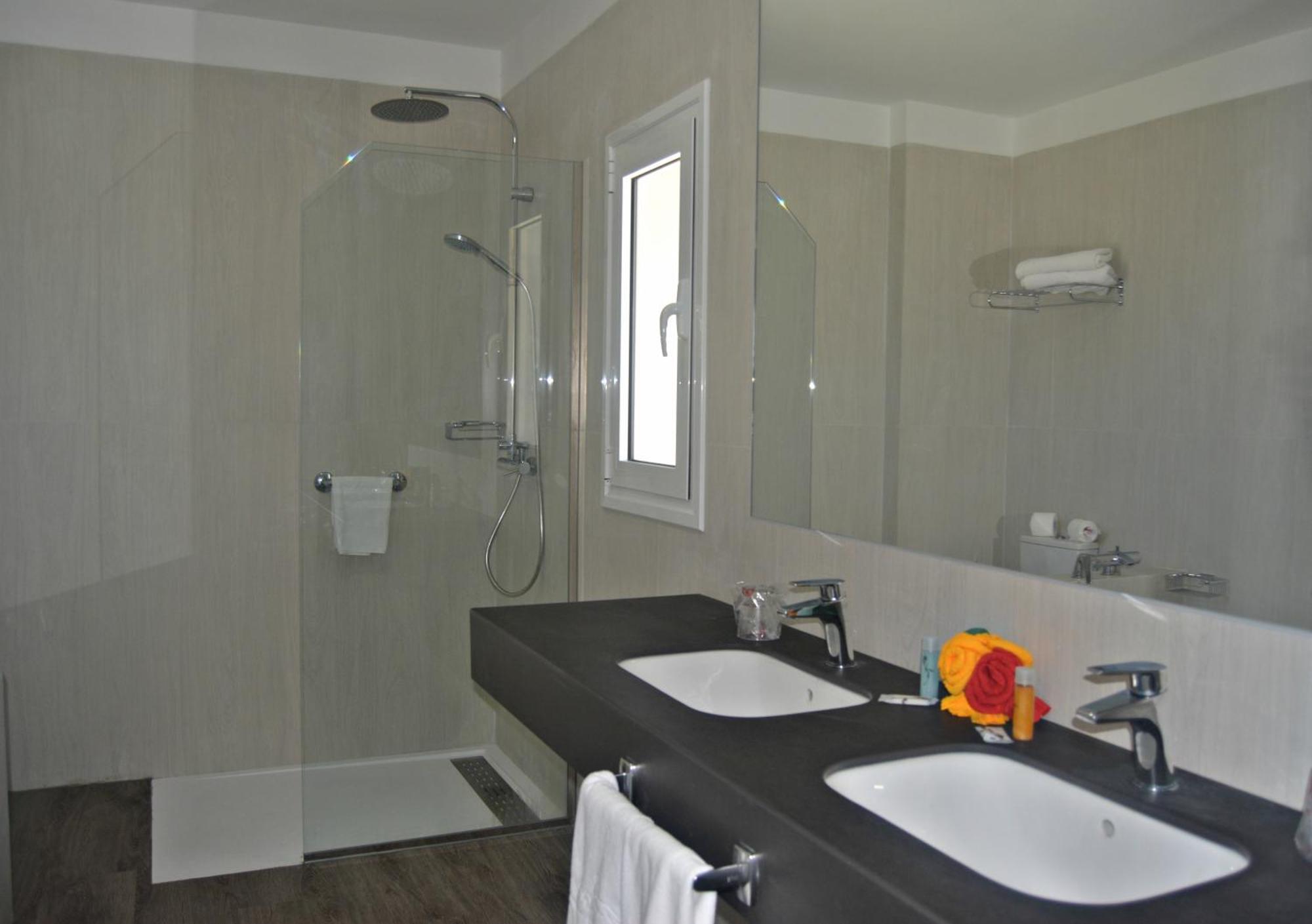Superior Double Room,130186892:JPEG