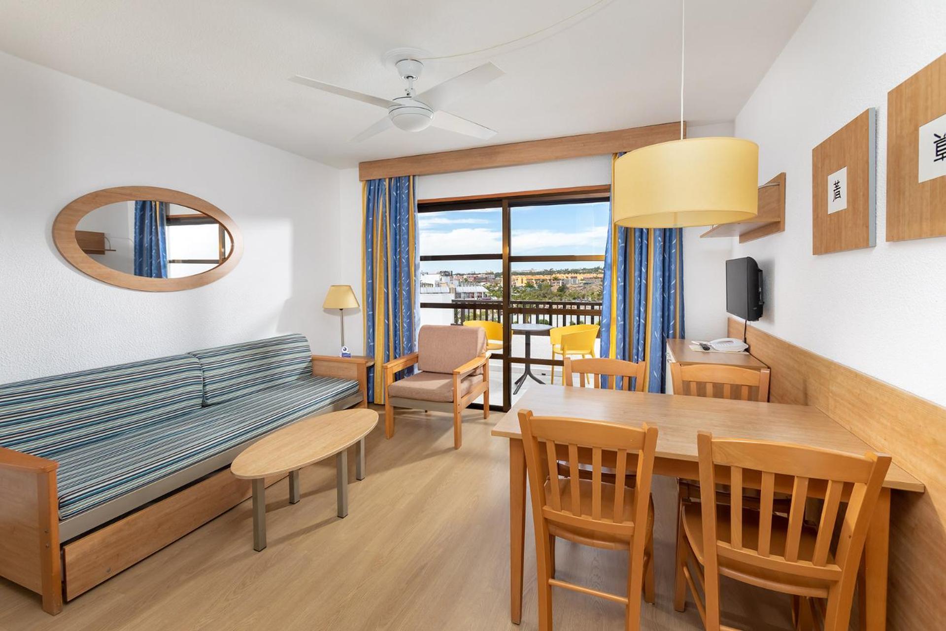 One-Bedroom Apartment,1306895131:JPEG