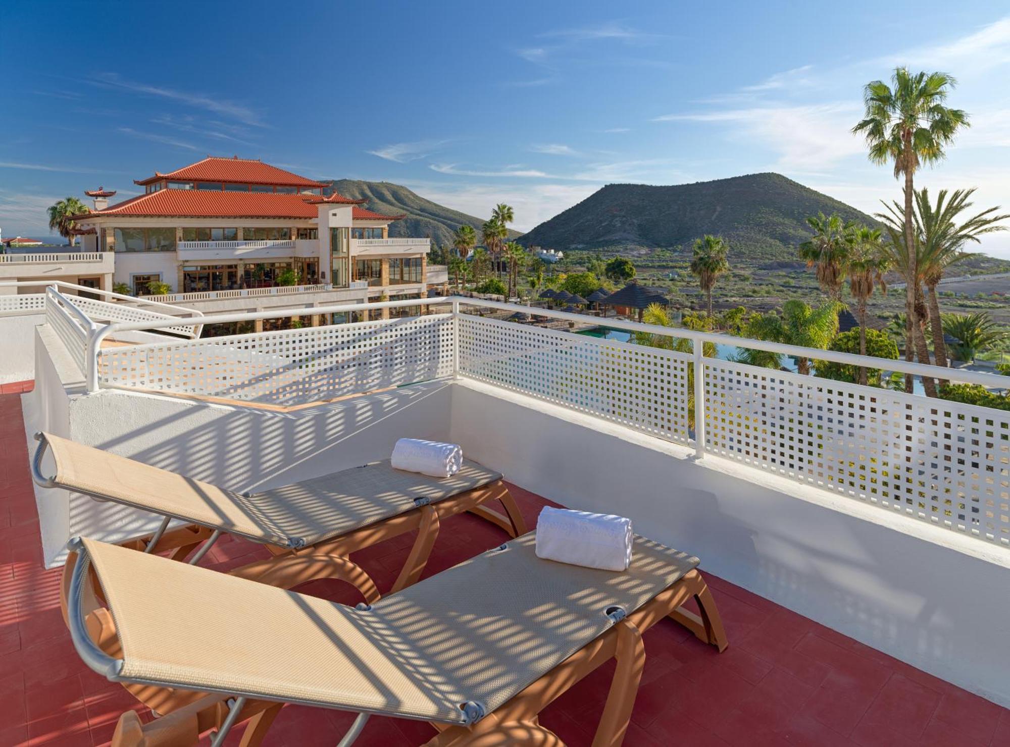 One-Bedroom Apartment Suite Jacuzzi & Solarium