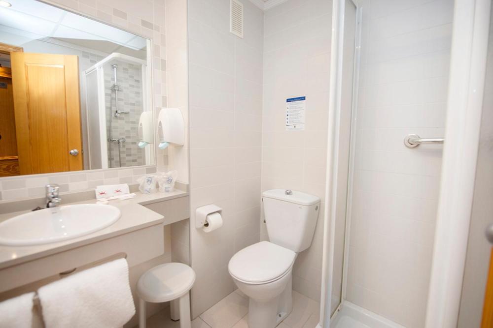 Double or Twin Room Sea View