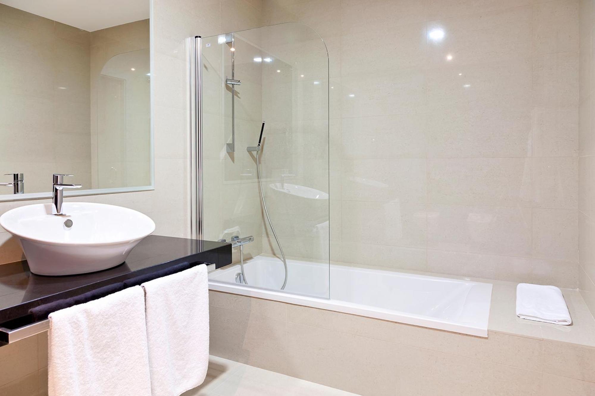 Double Room,64356166:JPEG