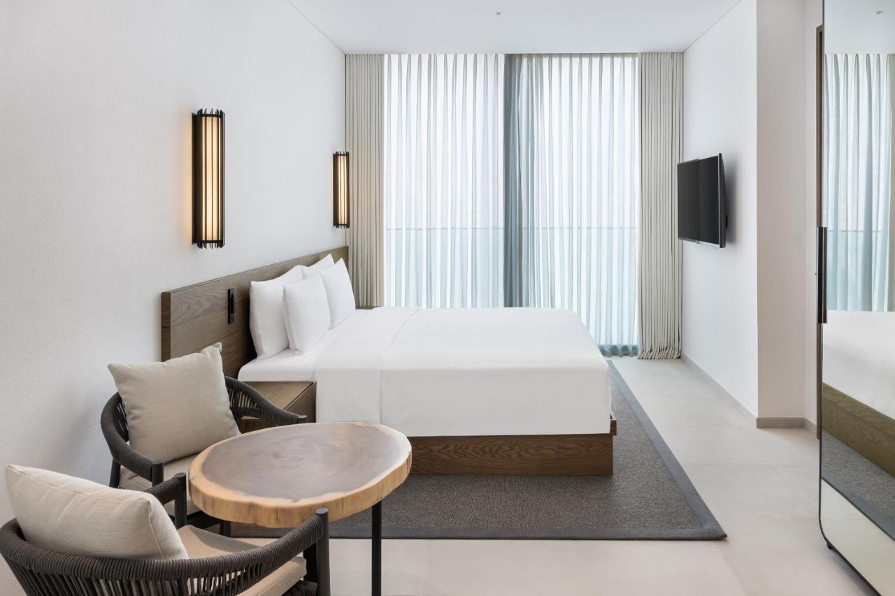One-Bedroom Suite,1305495433:JPEG