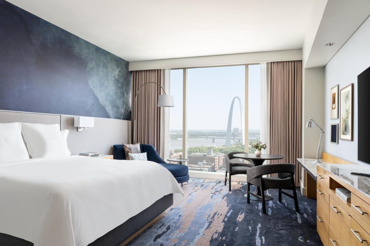 King Room Arch View