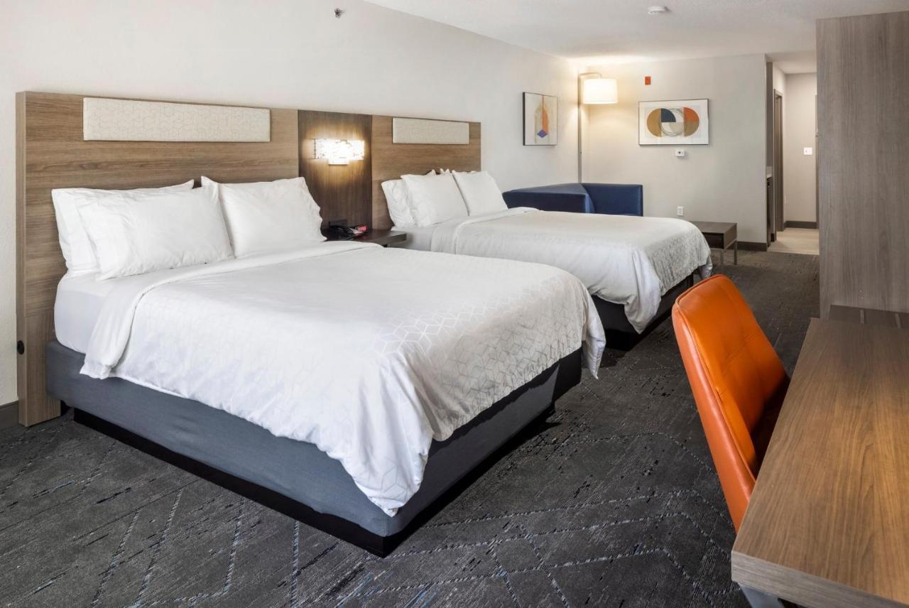 Queen Suite with Two Queen Beds and Sofa Bed