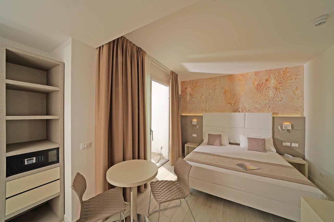 Luxury Room Spa Bath Access