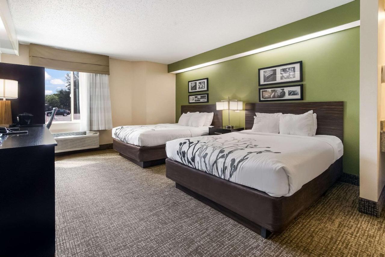 Queen Room Two Queen Beds Non-Smoking