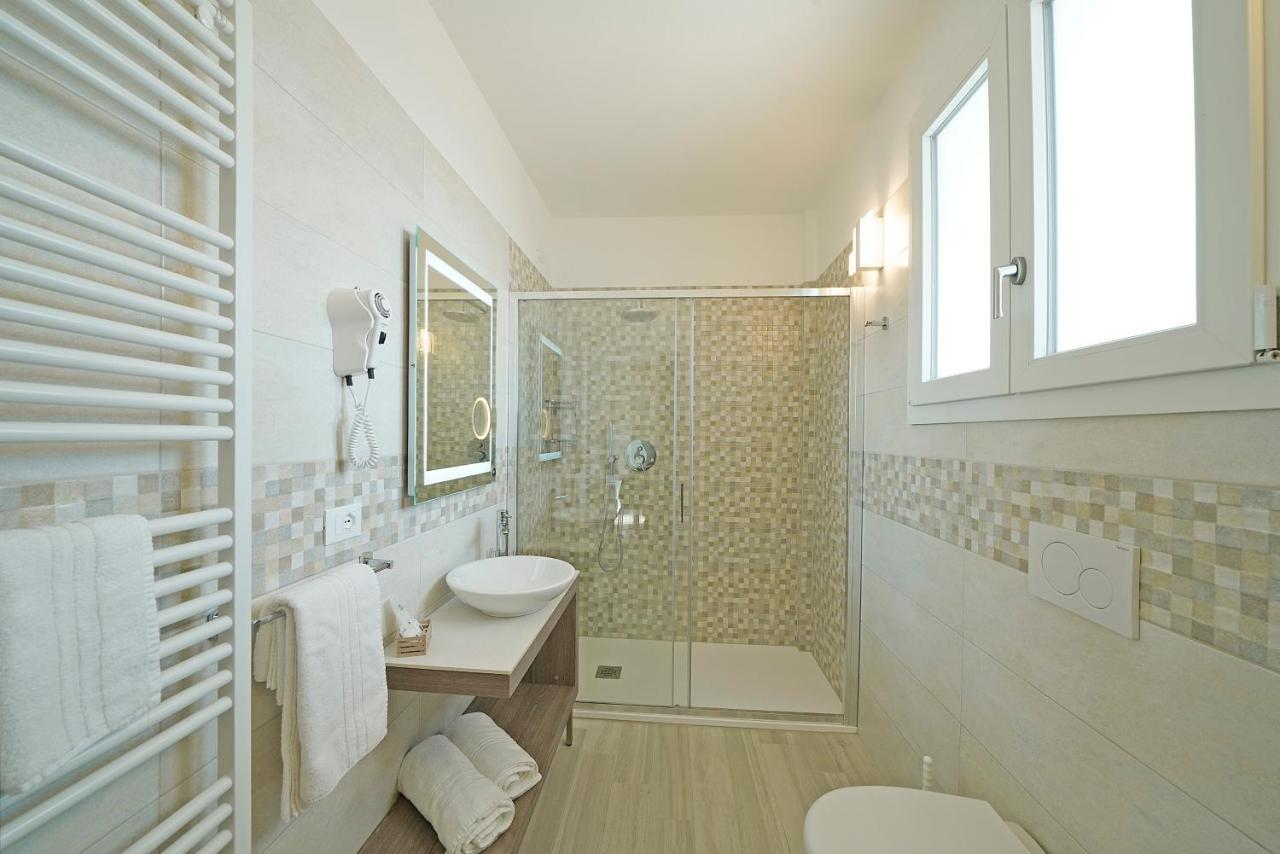 Luxury Room Spa Bath Access
