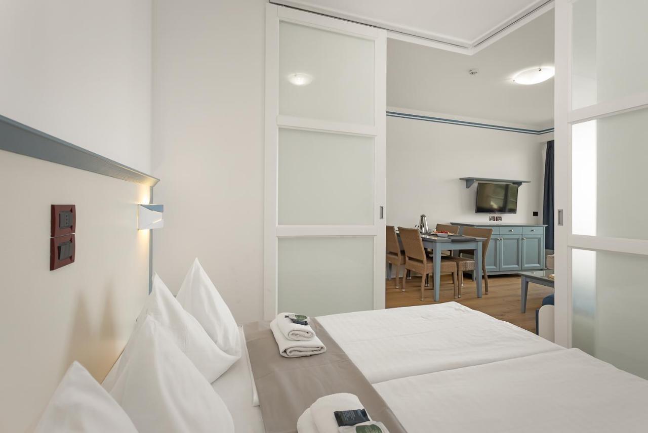 Superior One-Bedroom Apartment Balcony