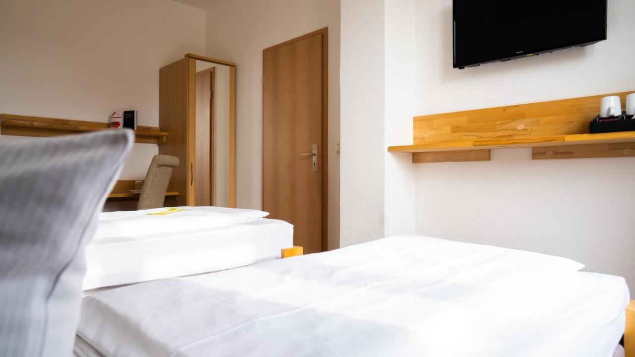 Twin Room,1309178824:JPEG