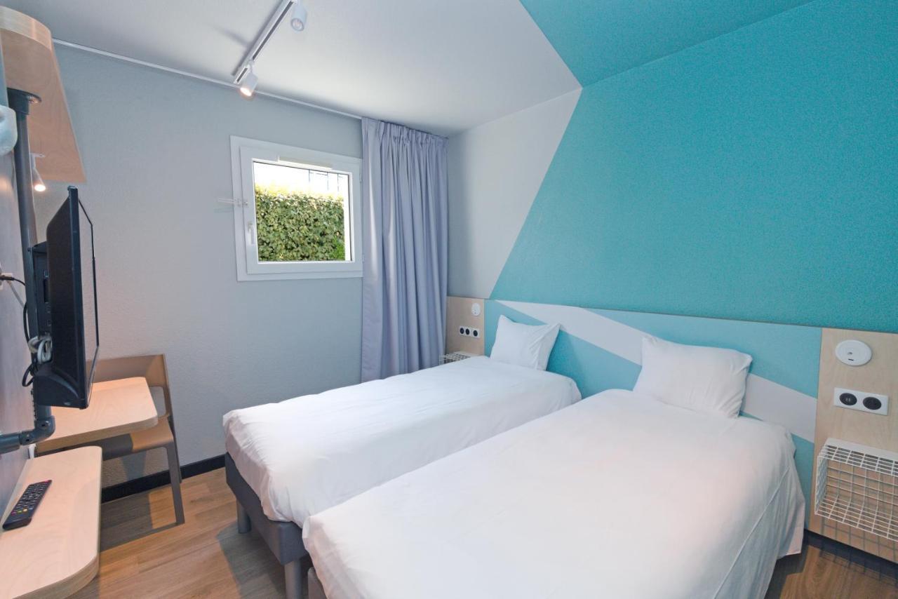 Twin Room,1309439743:JPEG