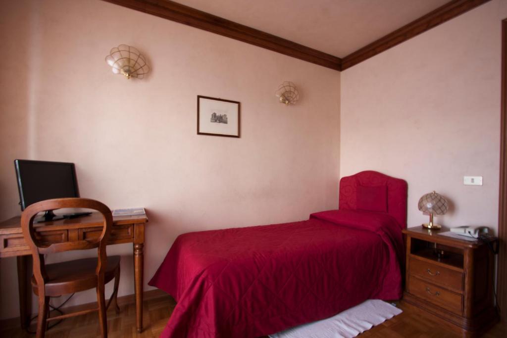 Single Room Balcony,1584461492:JPEG