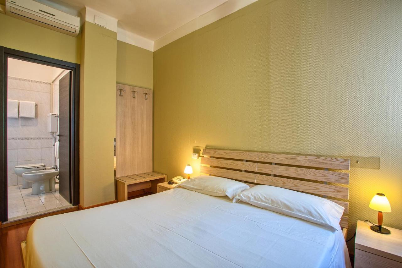 Economy Double or Twin Room,1310105305:JPEG