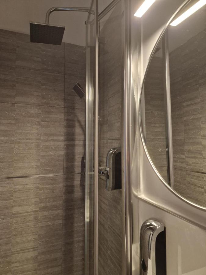 Double Exterior Room