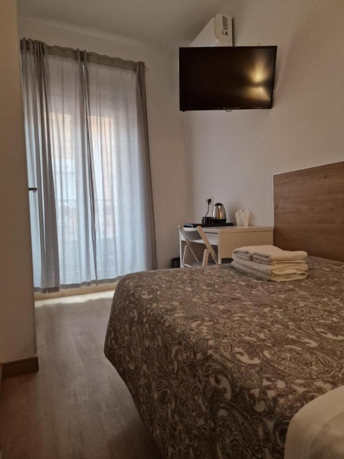 Double Exterior Room