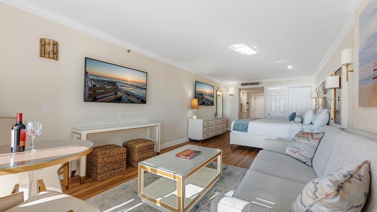 Premium Direct Ocean View King Bed,1310502316:JPEG
