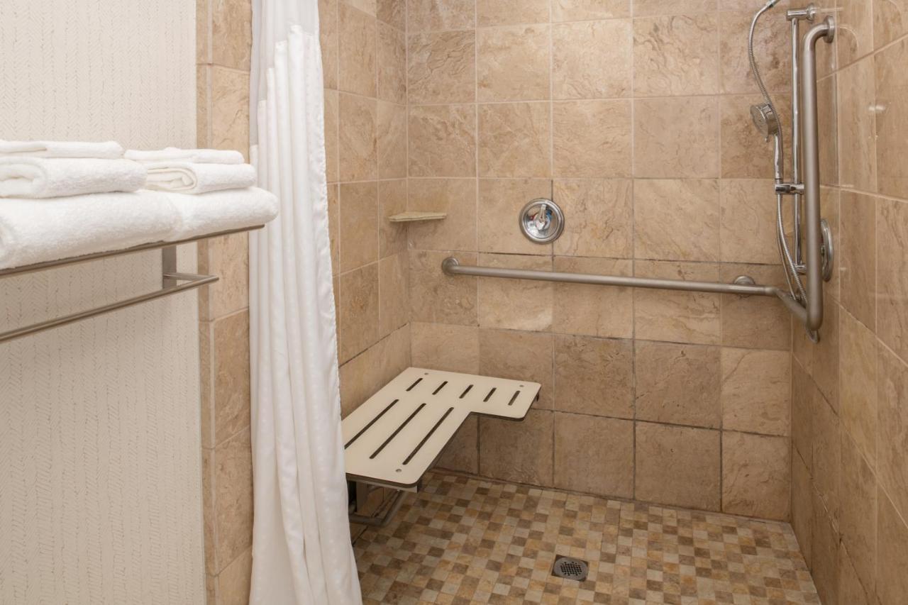Standard Queen Room Two Queen Beds Mobility Accessible Roll Shower