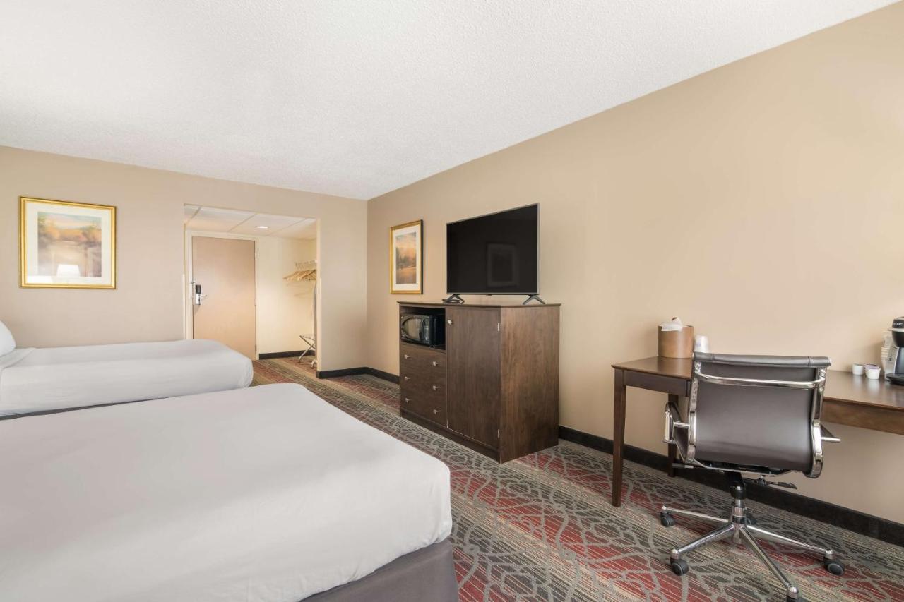 Queen Room with Two Queen Beds - Ground Floor/Pet Friendly