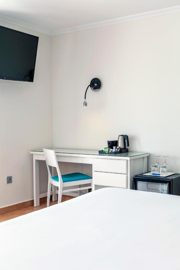 Suite Pool Access
