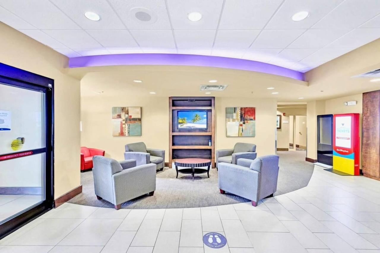 Deluxe Queen Suite