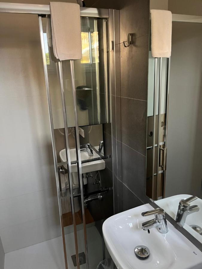 Standard Single Room,1311823528:JPEG