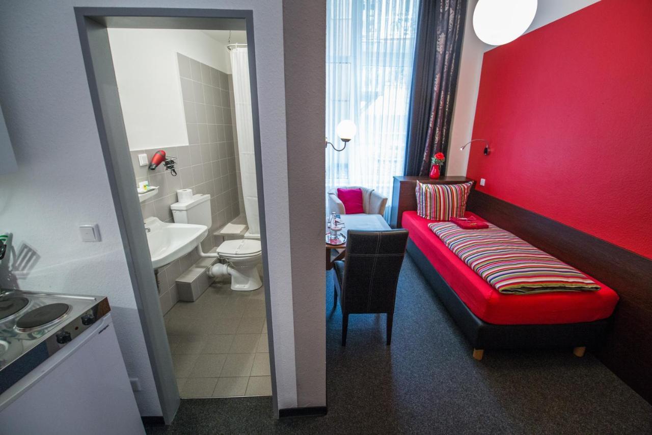 Single Room,1312684819:JPEG