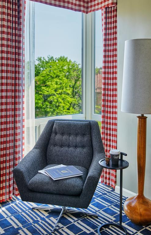 Graduate King Room