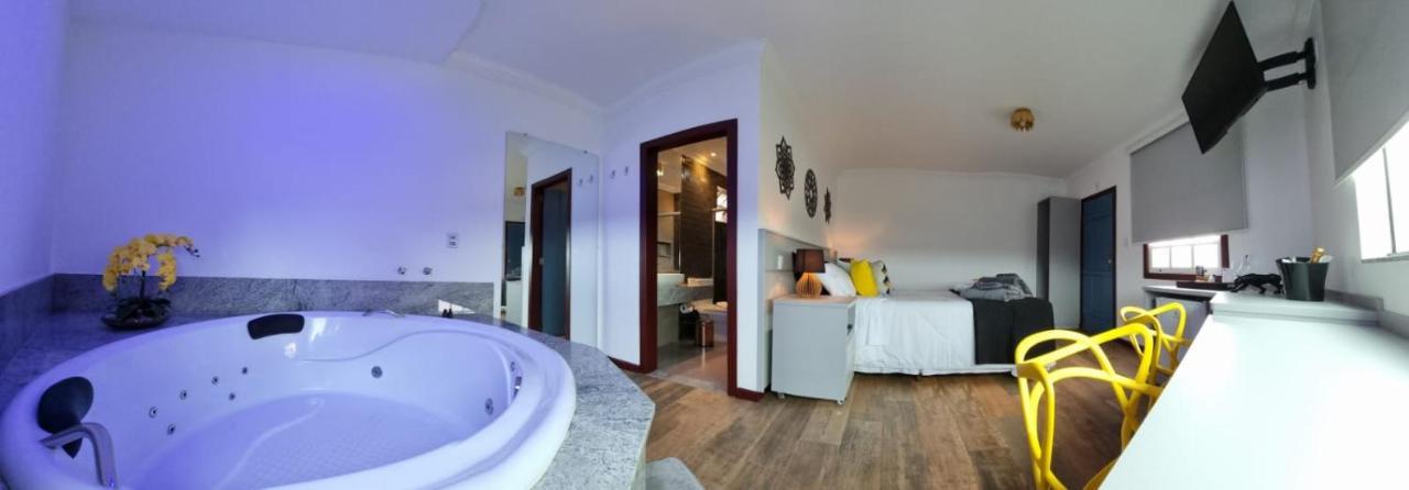 Deluxe Double Room Bath