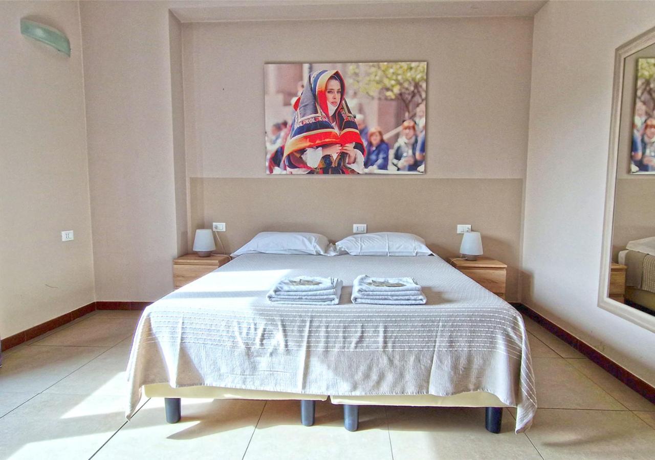 Double or Twin Room Private Bathroom