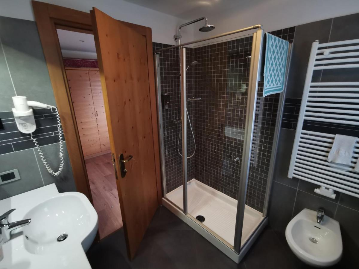 Large Double or Twin Room Mountain View