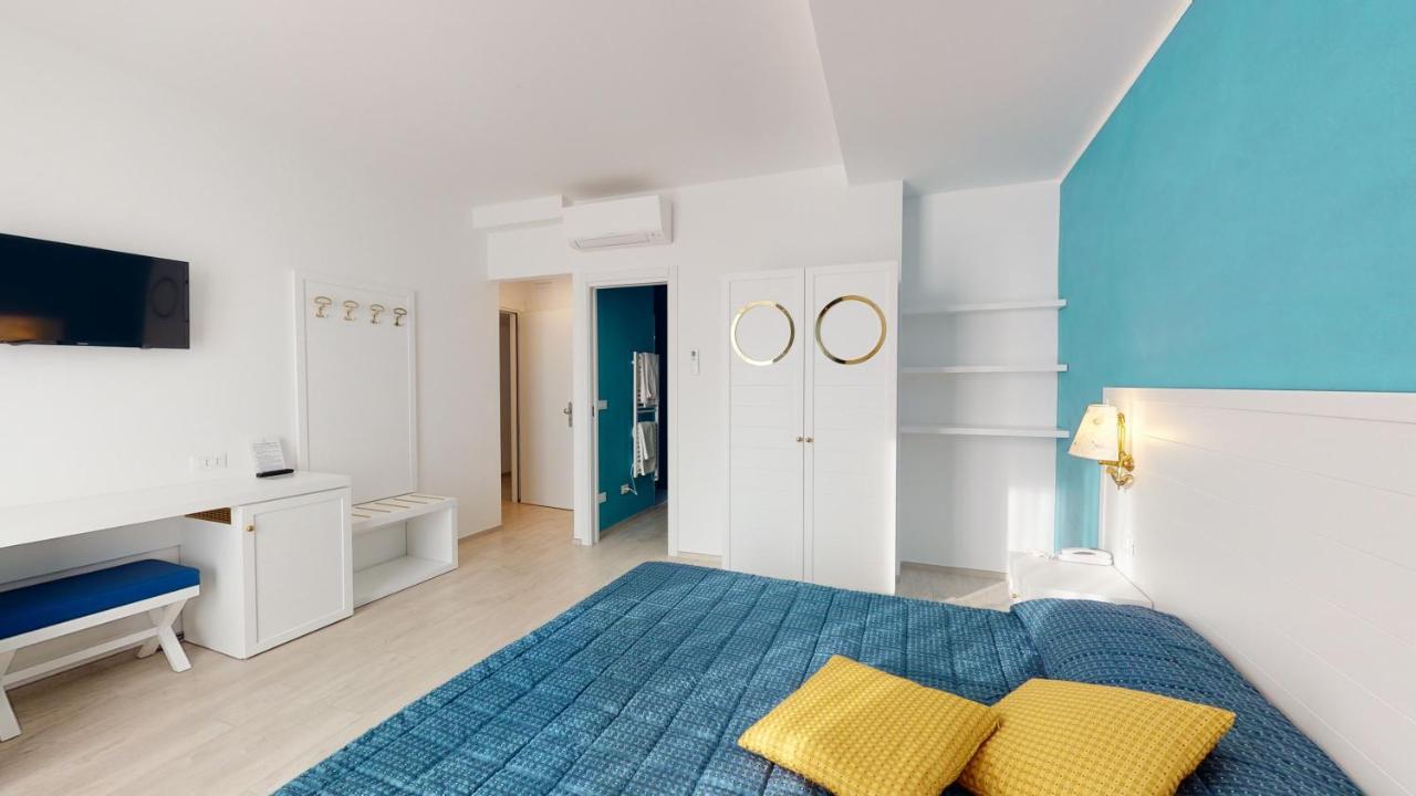 Deluxe Room,1313676937:JPEG