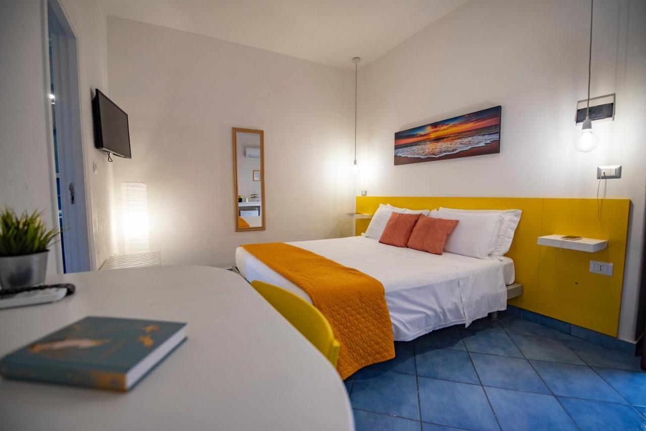 Deluxe Room,1313675869:JPEG