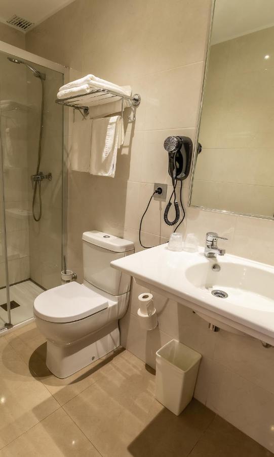 Double or Twin Room,1313688193:JPEG