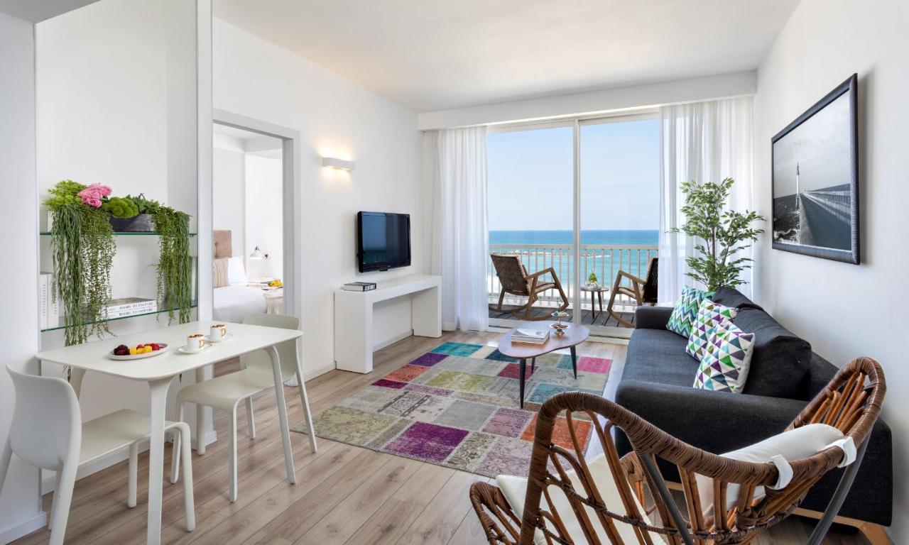 One Bedroom Apartment Sea View