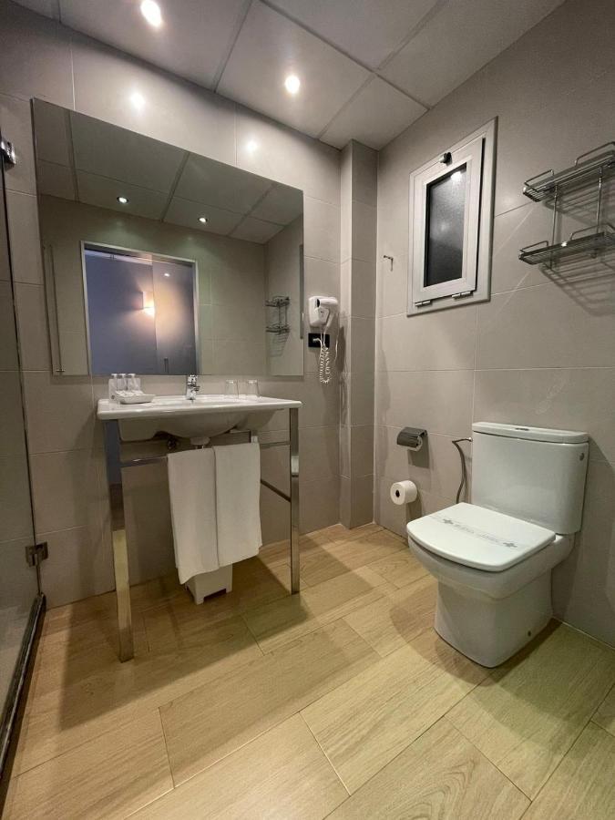 Double or Twin Room,239207689:JPEG