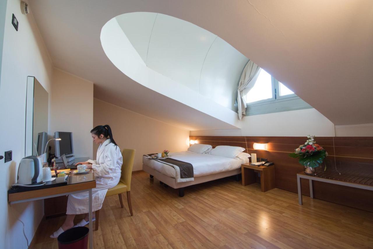 Double or Twin Room,1657858847:JPEG