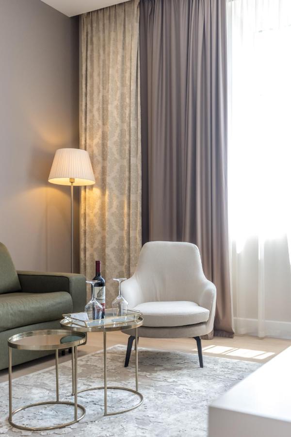 Superior King Suite
