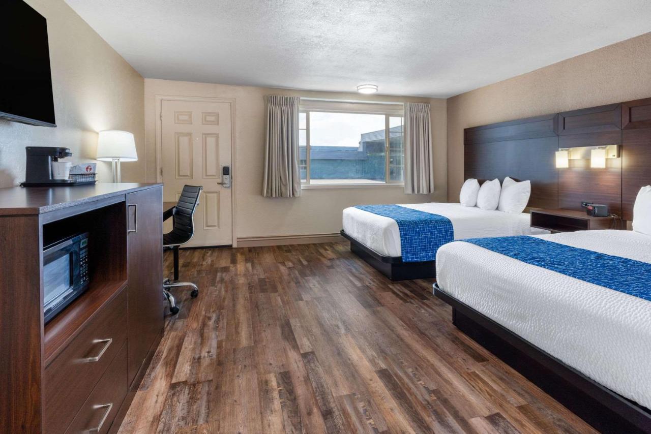 Deluxe Queen Room Two Queen Beds