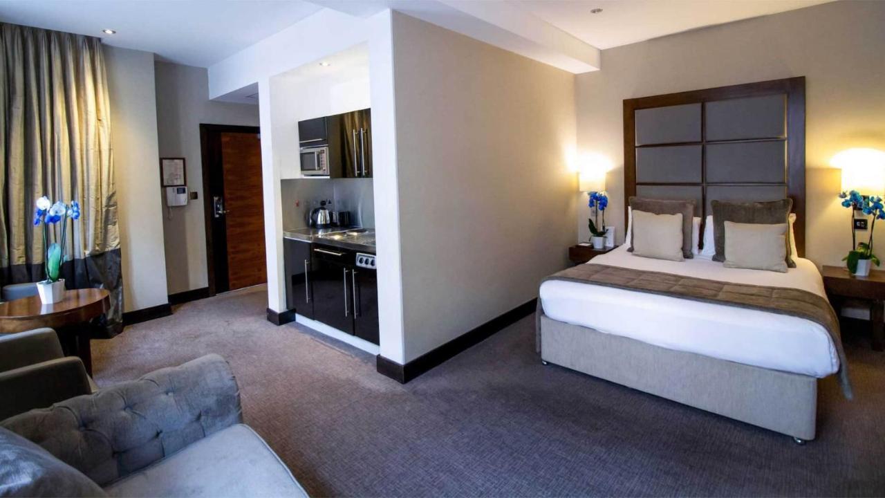One-Bedroom Apartment,1317593395:JPEG
