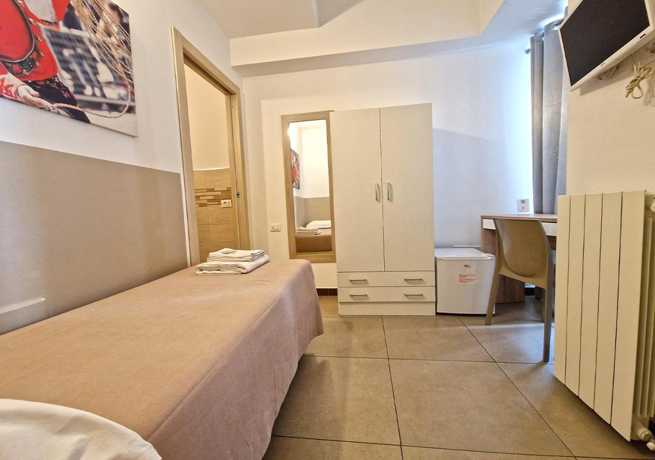 Single Room Private Bathroom