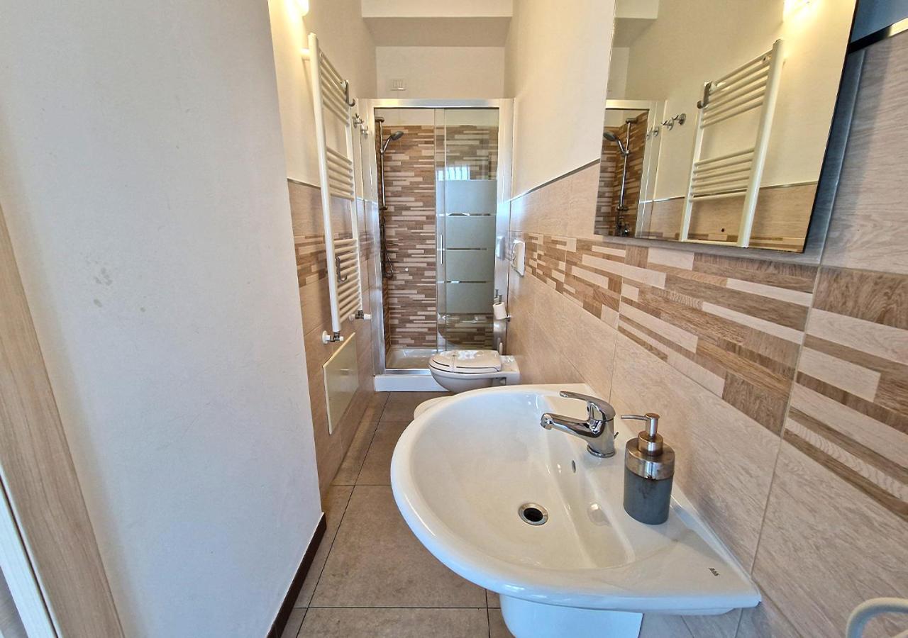 Double or Twin Room Private Bathroom