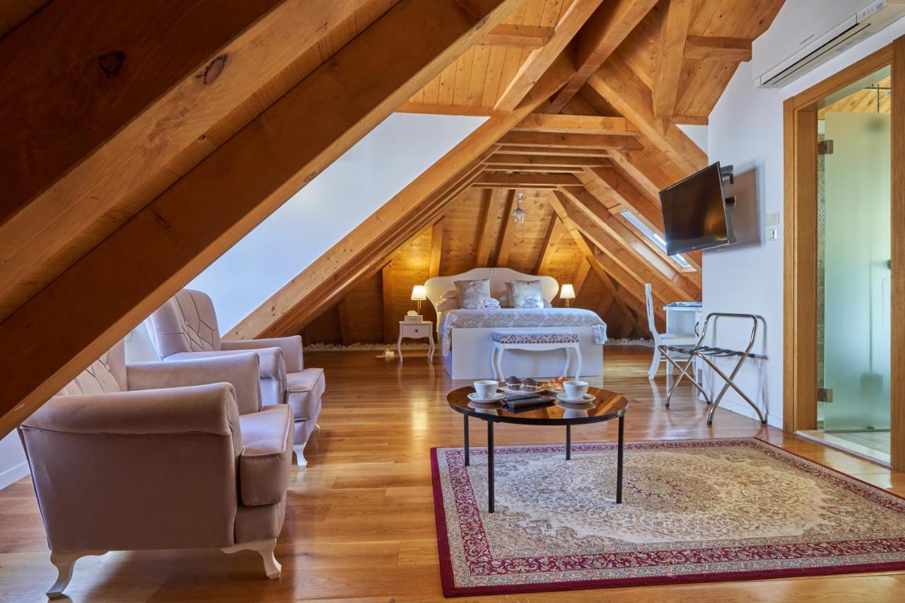 Deluxe Double or Twin Room Annex